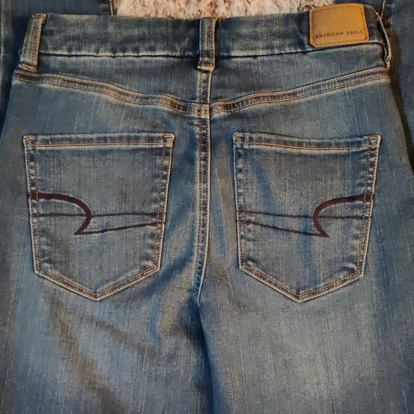 American Eagle Outfitters Next Level Curvy High Rise Jegging - Picture 4 of 9